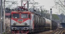 Stire din Eveniment : ACCIDENT FEROVIAR. Un tren încărcat cu păcură și benzină a lovit un TIR