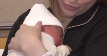 Stire din Social : Moș Crăciun a făcut unor familii, cel mai frumos dar. Ce se spune despre bebelușii născuți de Crăciun