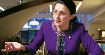 Stire din Cultură-Educație : SCHIMBĂRI pentru elevi și profesori. Ecaterina Andronescu vrea să renunțe la MANUALUL UNIC