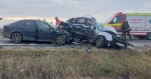Stire din Eveniment : Două persoane au decedat pe loc și alte patru sunt în stare gravă în urma unui accident rutier
