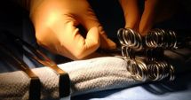 Stire din Actualitate : Un medic din Timişoara a uitat o spatulă în abdomenul unei paciente. Obiectul a fost descoperit după patru ani