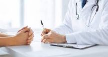 Stire din Social : Românii care au un abonament medical ajung de două ori mai des la medic