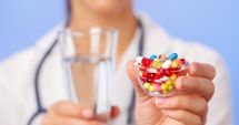 Stire din Social : "Mii de medicamente generice esențiale pacienților români au fost sau vor fi retrase din piață"
