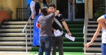 Stire din Cultură-Educație : Cât valorează nota maximă la examen.  Elevii de 10, recompensați cu bani
