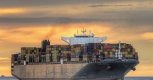 Stire din Economie : Mega-eșuare pe Canalul Suez. Ce s-a întâmplat