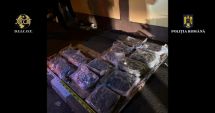 Stire din Eveniment : Metodă ingenioasă folosită de traficanți pentru a transporta droguri. Ce au făcut, bănuind că sunt urmăriți