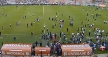 Doi morți și zeci de răniți, după o bătaie uriașă între suporteri, la un meci de fotbal din Mexic