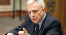 Stire din Economie : Mugur Isărescu, un nou atac la Guvern: "De câte ori trebuie să dăm cu capul ca să învățăm minte?"