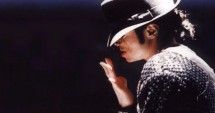 Stire din Monden : Michael Jackson, pe primul loc în topul starurilor cu cele mai mari venituri postume