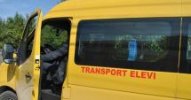 Stire din Eveniment : Accident rutier în care au fost implicate un microbuz şcolar şi o autoutilitară. Un minor, transportat la spital