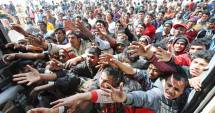 Stire din Actualitate : Atena a transferat  cu feriboturi încă o mie  de migranți pe continent