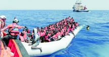 Stire din Actualitate : Italia a intrat în conflict cu Uniunea Europeană pe tema migranților