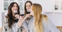 Stire din Sănătate : Vinul şi ciocolata vă pot declanşa migrenele