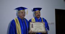 Stire din Cultură-Educație : Mihai Coman, decorat cu titlul de Doctor Honoris Causa la "Ovidius"