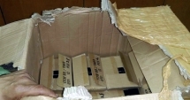 Stire din Eveniment : Mii de pălării și genți din piele, confiscate în portul Constanța
