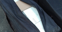Stire din Eveniment : Mii de parfumuri contrafăcute, găsite în pereții falși ai unor microbuze