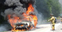 Stire din Actualitate : Suedia, probleme  cu refugiații.  Mii de mașini incendiate