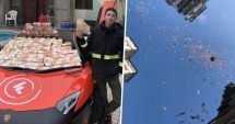 Un milionar a aruncat cu bani de la etajul 8 al unui bloc dintr-un cartier sărac