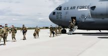 Stire din Eveniment : Militarii români se întorc din războiul din Afganistan. Primul contingent a ajuns acasă!