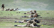 Stire din Eveniment : Militarii, îndemnați să-și trimită rudele să protesteze în locul lor