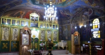 Stire din Eveniment : PREOT ÎNJUNGHIAT ÎN SPATE, DE UN BĂRBAT, CHIAR ÎN BISERICĂ