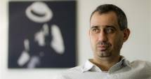 Stire din Cultură-Educație : "Mincinosul",  în variantă aromână,  la Teatrul Elpis