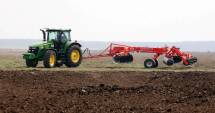 Stire din Economie : Ministerul Agriculturii va lucra zi și noapte pentru a face plățile la hectar în avans