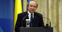 Stire din Politică-Administrație : "Ce face președintele Iohannis este un precedent periculos pentru statul de drept"