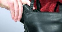 Stire din Eveniment : Minor constănțean urmărit național, prins în timp ce tâlhărea o bătrână