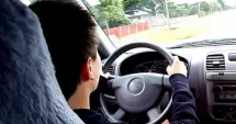 Stire din Eveniment : Minor de 14 ani, prins la volan în Plopeni după ce ar fi furat cheile mașinii părinților