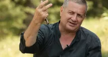Stire din Eveniment : Incendiu misterios. Locuința poetului Mircea Dinescu, distrusă complet de flăcări