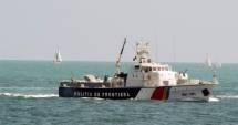 Stire din Eveniment : La un pas de tragedie! 70 de migranți, în pericol de a naufragia, în Marea Neagră