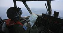 Stire din Actualitate : Accident Malaysia Airlines. Nici urmă de avion de peste un an / Decizie de ultim moment