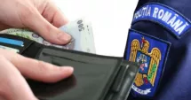 Stire din Eveniment : Dosar penal pentru dare de mită. Șofer prins băut la volan a încercat să mituiască polițiștii