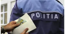 Stire din Eveniment : Șofer prins că încerca să mituiască polițistul cu 200 de lei