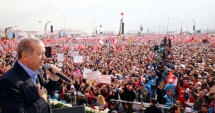Stire din Actualitate : Miting uriaș la Istanbul,  cu o săptămână înainte de referendum.  Erdogan, comandant suprem!