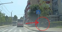 Stire din Eveniment : "NU VREAU SĂ MAI IES NICIODATĂ DIN CASĂ" / Mesajul copilului de 12 ani, lovit de un cablu rupt de autobuz