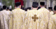 Stire din Social : Moaștele Sfântului Gheorghe ajung pentru prima dată în România. Programul slujbelor