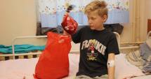 Stire din Social : Moș Crăciun vine  la copiii internați  la secția de Pediatrie