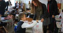 Stire din Politică-Administrație : Moș Nicolae le-a făcut o bucurie copiilor din Năvodari