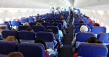Stire din Actualitate : Motivul halucinant pentru care un cuplu a fost escortat de poliție din avion. „A fost foarte jenant”