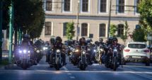 Stire din Actualitate : Peste 250 de motociclişti, unii veniţi din Serbia, au participat la o paradă în memoria lui Nicu Covaci