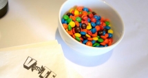 Stire din Actualitate : Suedia interzice comercializarea bomboanelor "m&m's"
