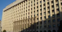 Stire din Eveniment : Un incident grav s-a produs în clădirea Ministerului Transporturilor. Un lift a căzut în gol și a provocat rănirea mai multor persoane