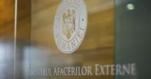 Stire din Actualitate : Alertă MAE pentru românii care merg în Sicilia. Restricții pe Aeroportul Catania după erupția Etna