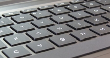Stire din Tehnologie : Producătorii de laptopuri mint în privința autonomiei bateriei