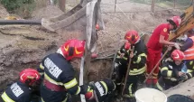 Stire din Eveniment : Muncitor surprins de un mal de pământ surpat în timpul lucrărilor la canalizare. A fost solicitat elicopterul SMURD