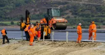 Stire din Eveniment : Accident mortal pe șantierul autostrăzii A13. Un muncitor și-a pierdut viața după o cădere de la înălțime