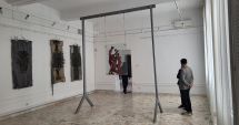 Stire din Cultură-Educație : O provocatoare expoziție de sculptură, la parterul Muzeului de Artă