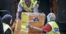 Stire din Actualitate : CAPTURĂ IMPRESIONANTĂ! Autoritățile au confiscat de la un fost premier 72 de saci cu bijuterii și bani